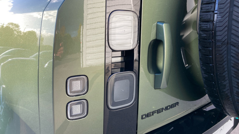 Land Rover Defender 3.0 D250 X-Dynamic SE 90 3dr Auto Diesel Estate